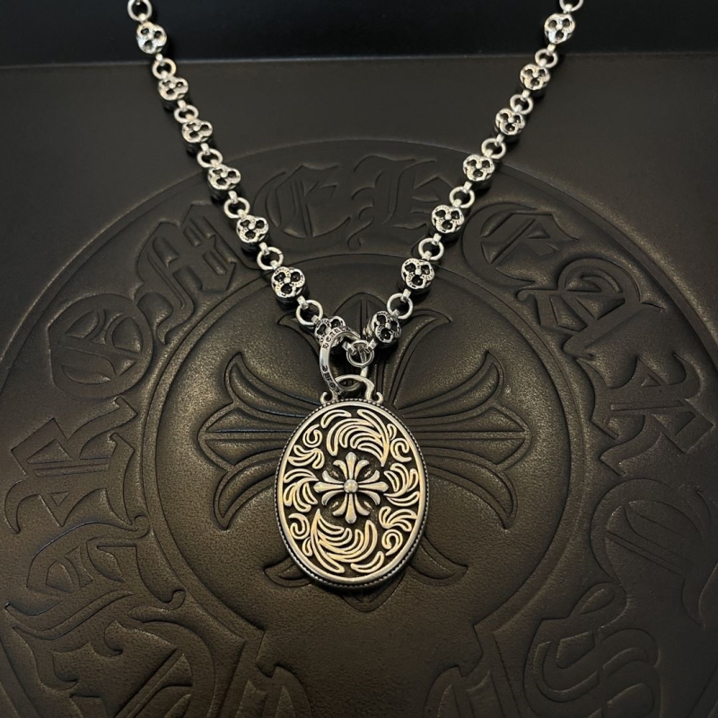 Ch*0me He**ts necklaces